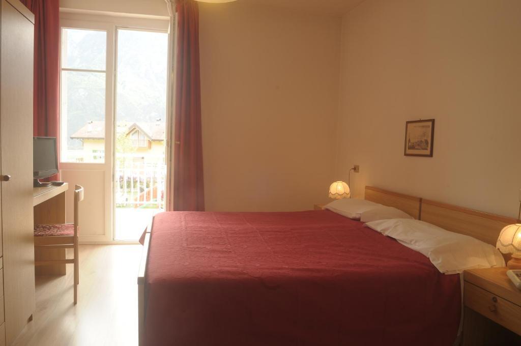 Hotel Bellaria Левико Терме Стая снимка