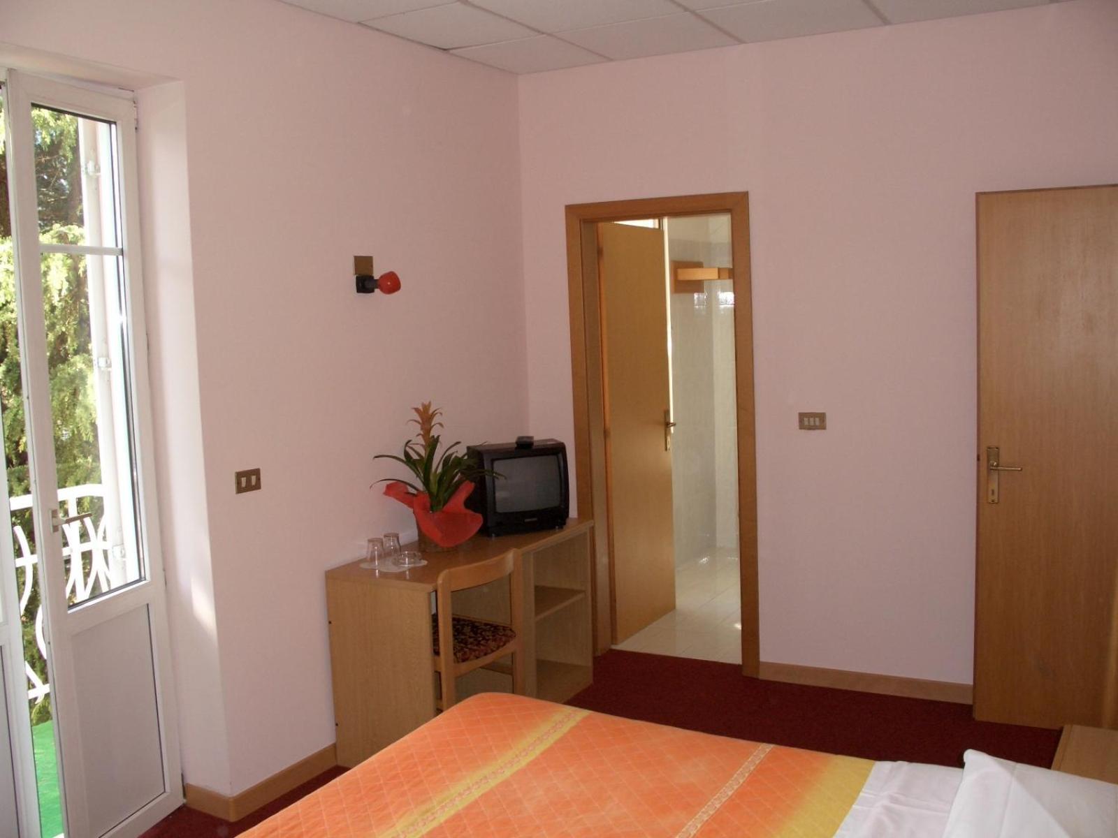 Hotel Bellaria Левико Терме Екстериор снимка