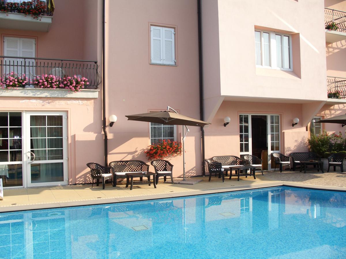 Hotel Bellaria Левико Терме Екстериор снимка