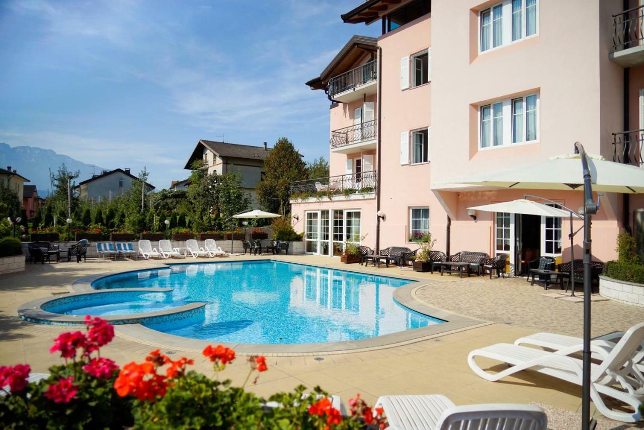 Hotel Bellaria Левико Терме Екстериор снимка