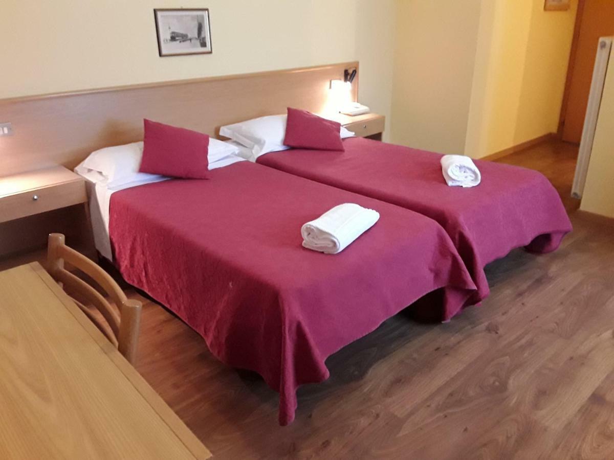 Hotel Bellaria Левико Терме Екстериор снимка