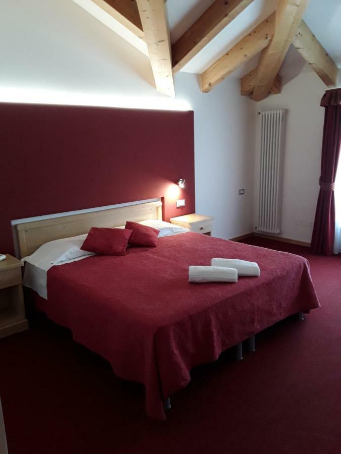 Hotel Bellaria Левико Терме Екстериор снимка