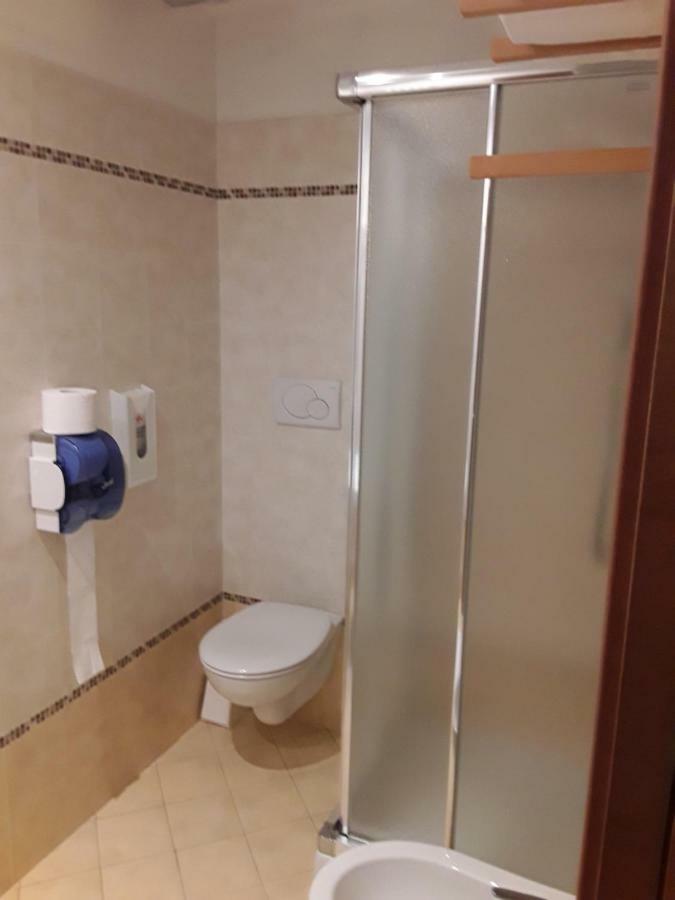Hotel Bellaria Левико Терме Екстериор снимка