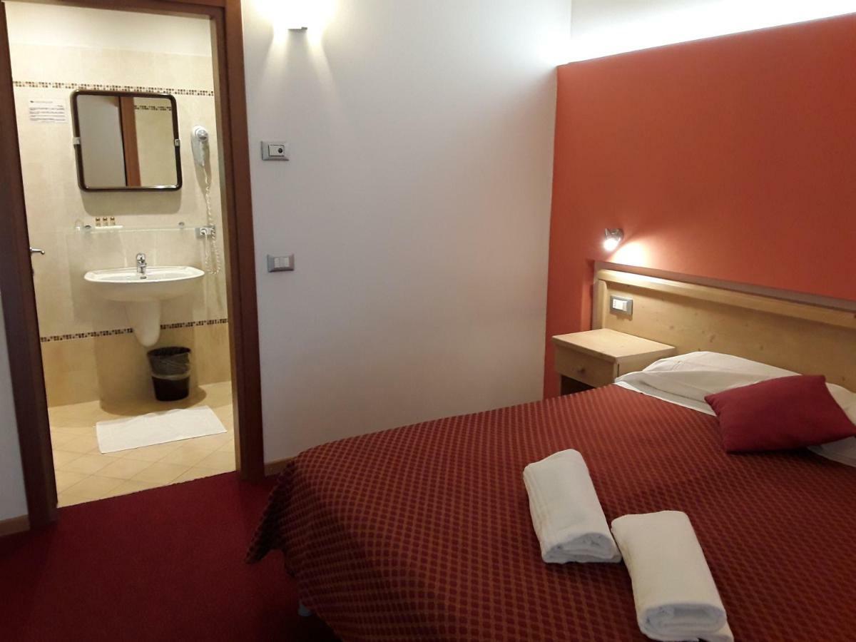 Hotel Bellaria Левико Терме Екстериор снимка